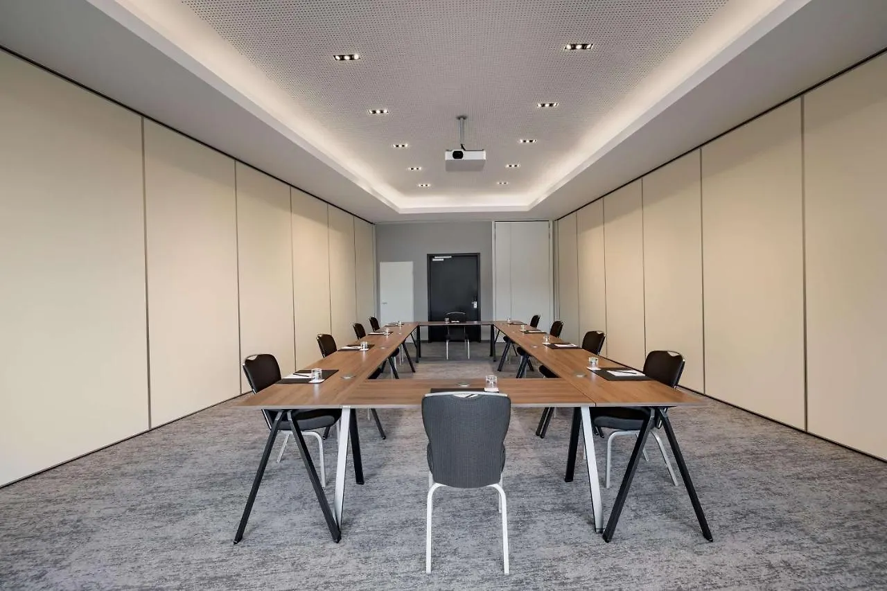 Radisson Blu Hotel, Hamburg Airport 4*,