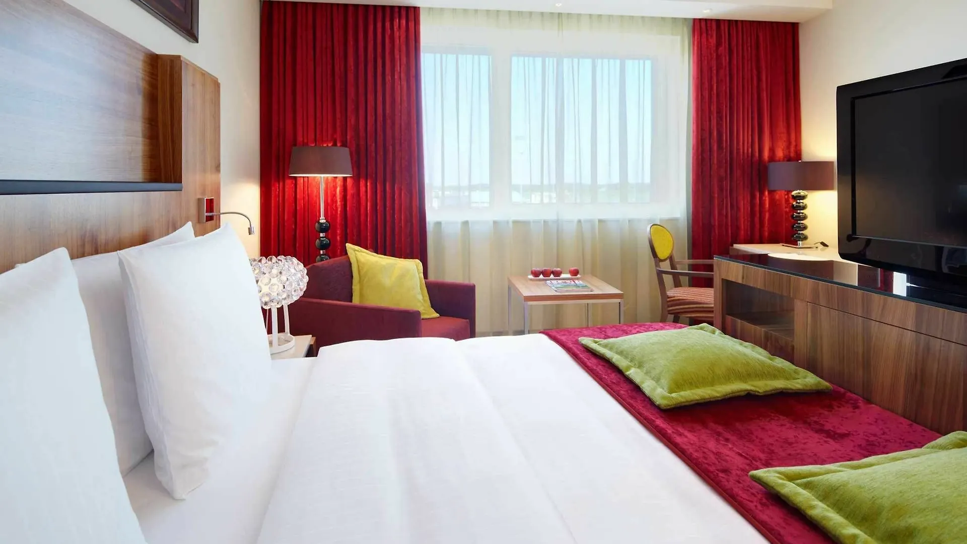 Radisson Blu Hotel, Hamburg Airport 4*,