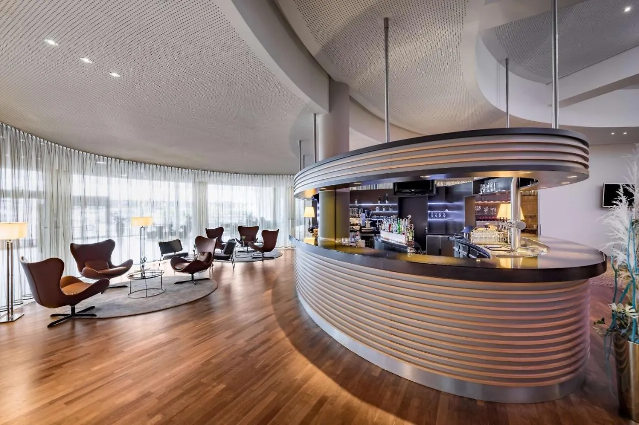 Radisson Blu Hotel, Hamburg Airport 4*,