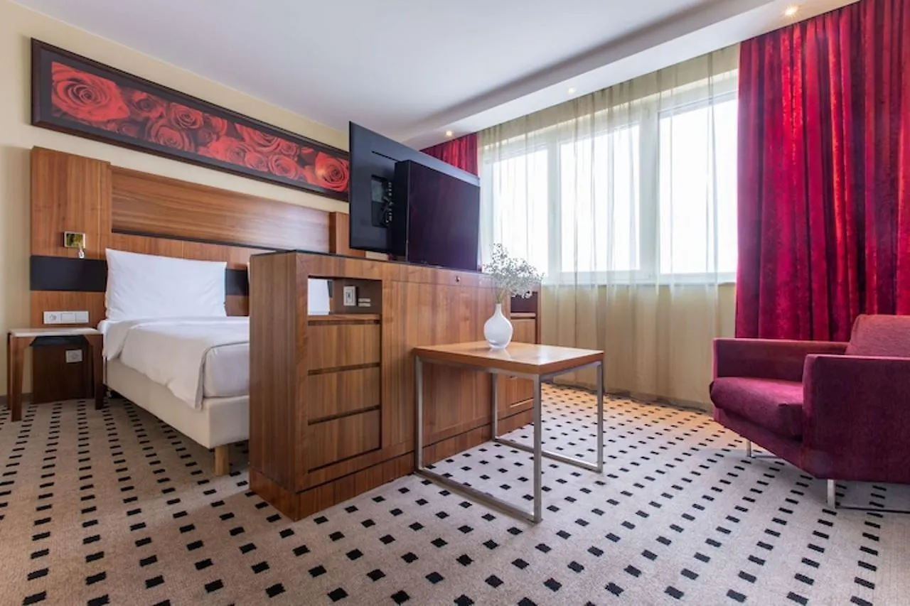 Radisson Blu Hotel, Hamburg Airport 4*,
