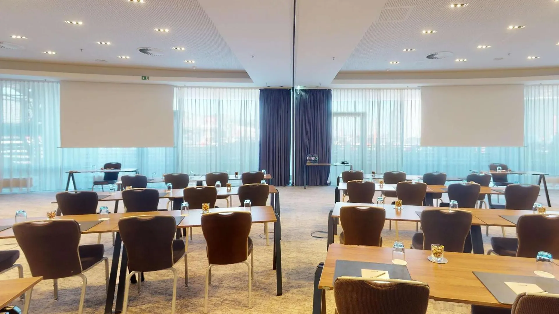 Radisson Blu Hotel, Hamburg Airport 4*,