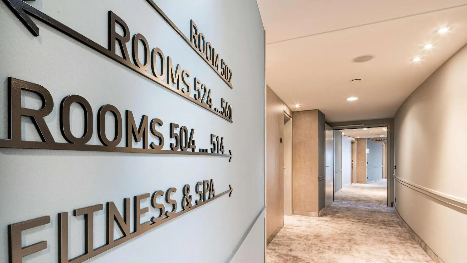 Radisson Blu Hotel, Hamburg Airport 4*,