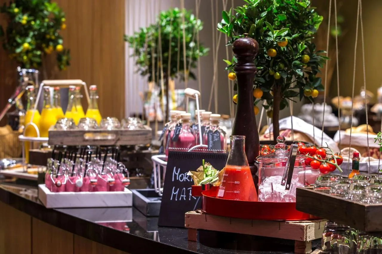 Radisson Blu Hotel, Hamburg Airport 4*,  Německo